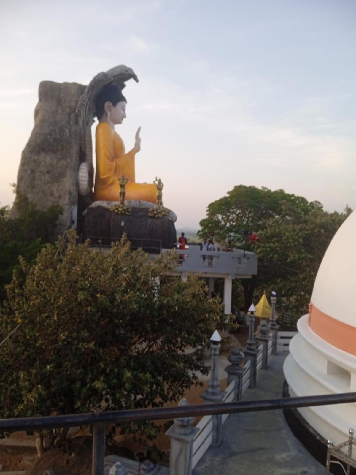 New Rasi Guest House ดัมบูลลา ภายนอก รูปภาพ
